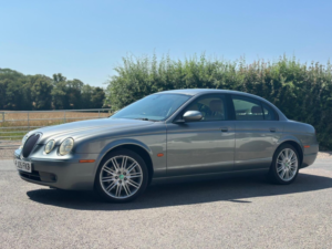 2005 Jaguar S-Type 2.5 V6 Sport 4dr in Grey — image 4