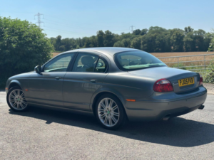 2005 Jaguar S-Type 2.5 V6 Sport 4dr in Grey — image 6