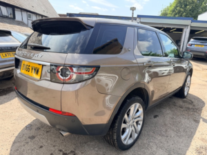 2016 Land Rover Discovery Sport Td4 Hse Luxury in Brown — image 2