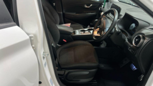 2021 Hyundai Kona 64kwh Premium Auto 5dr (10.5kw Charger) in White — image 4