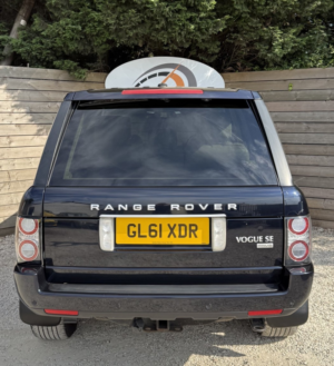 2011 Land Rover Range Rover 4.4 Td V8 Vogue Se in Blue — image 4