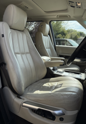 2011 Land Rover Range Rover 4.4 Td V8 Vogue Se in Blue — image 5