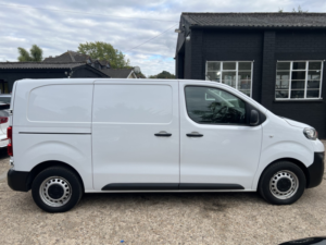 2022 Peugeot Expert 2.0 Bluehdi 1400 Professional Premium in White — image 5