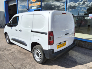 2023 Peugeot Partner 1.5 Bluehdi 1000 Professional Premium + Standard Panel Van 5dr Diesel Manual Swb Euro 6 100 Bhp in White — image 5