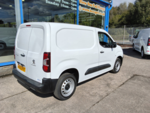 2023 Peugeot Partner 1.5 Bluehdi 1000 Professional Premium + Standard Panel Van 5dr Diesel Manual Swb Euro 6 100 Bhp in White — image 6
