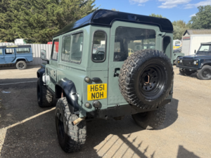 1991 Land Rover Defender 90 2.5 200tdi*beast*bargain*nice Refurb in Black — image 3