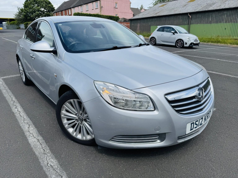 2012 Vauxhall Insignia 2.0 Cdti Se Nav in Silver — image 1