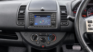 2010 Nissan Note 1.6 16v N-Tec Auto Euro 4 5dr in Silver — image 2
