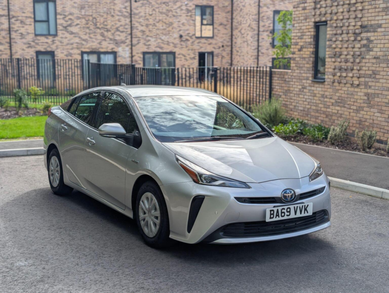 2019 Toyota Prius 1.8 Self-Charging Hybrid Automatic in Silver — image 1