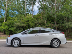 2019 Toyota Prius 1.8 Self-Charging Hybrid Automatic in Silver — image 4
