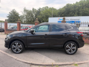 2017 Nissan Qashqai 1.5 Dci N-Connecta Euro 6 (s/s) 5dr in Black — image 3