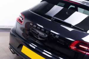 2016 Porsche Macan 3.0 V6 S Pdk 4WD Euro 6 (s/s) 5dr in Black — image 2