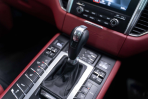 2016 Porsche Macan 3.0 V6 S Pdk 4WD Euro 6 (s/s) 5dr in Black — image 4