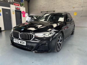 2022 BMW 5 Series 3.0 530d Mht M Sport Touring Steptronic Xdrive Euro 6 (s/s) 5dr in Black — image 2