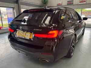 2022 BMW 5 Series 3.0 530d Mht M Sport Touring Steptronic Xdrive Euro 6 (s/s) 5dr in Black — image 3