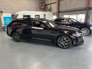 2022 BMW 5 Series 3.0 530d Mht M Sport Touring Steptronic Xdrive Euro 6 (s/s) 5dr in Black — image 4