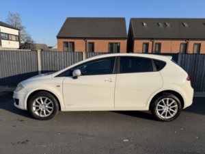 2012 SEAT Leon 1.6 Tdi Ecomotive Cr Se Copa in White — image 4