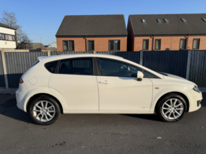 2012 SEAT Leon 1.6 Tdi Ecomotive Cr Se Copa in White — image 5