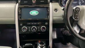 2018 Land Rover Discovery 2.0 Sd4 Hse Luxury Auto 4WD Euro 6 (s/s) 5dr in Blue — image 4