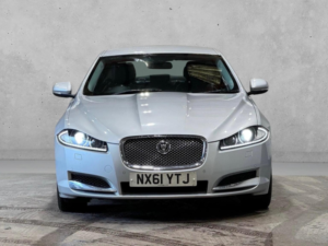 2012 Jaguar Xf 3.0d V6 Premium Luxury Auto Euro 5 4dr in Silver — image 4