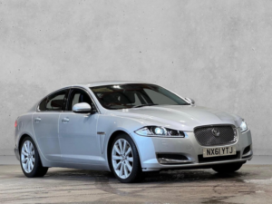 2012 Jaguar Xf 3.0d V6 Premium Luxury Auto Euro 5 4dr in Silver — image 5