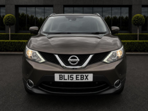 2015 Nissan Qashqai 1.5 Dci N-Tec 2WD Euro 5 (s/s) 5dr in Beige — image 2