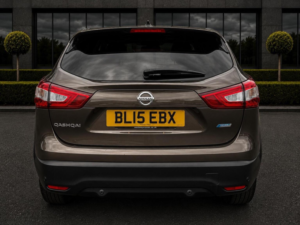2015 Nissan Qashqai 1.5 Dci N-Tec 2WD Euro 5 (s/s) 5dr in Beige — image 6