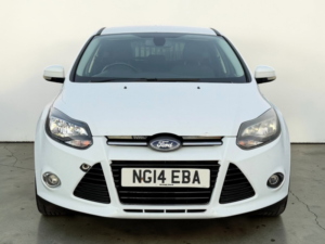 2014 Ford Focus 1.0t Ecoboost Titanium Navigator Hatchback 5dr Petrol Manual Euro 5 (s/s) (125 Ps) in Multicolour — image 5