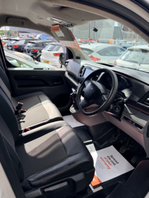 2017 Peugeot Expert 2.0 Bluehdi 1400 Professional in White — image 6