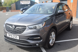 2019 Vauxhall Grandland X 1.2 Turbo Se Euro 6 (s/s) 5dr in Grey — image 3