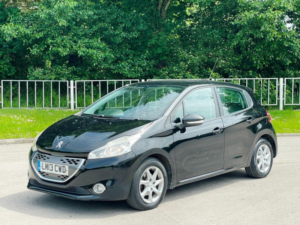 2013 Peugeot 208 1.4 E-Hdi Allure Egc Euro 5 (s/s) 5dr in Black — image 5
