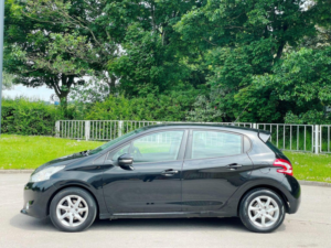 2013 Peugeot 208 1.4 E-Hdi Allure Egc Euro 5 (s/s) 5dr in Black — image 6