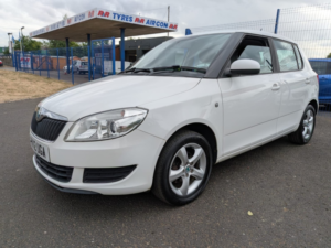 2012 Skoda Fabia 1.4 Mpi Se in White — image 2
