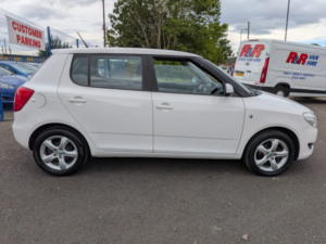 2012 Skoda Fabia 1.4 Mpi Se in White — image 6