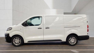 2020 Vauxhall Vivaro 2.0 Turbo D 3100 Dynamic L2 H1 Euro 6 (s/s) 6dr in White — image 3
