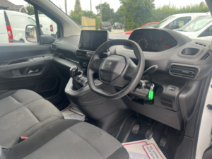 2021 Peugeot Partner 1.5 Bluehdi 1000 Professional in White — image 3