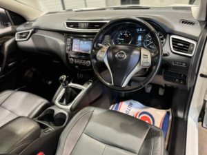 2014 Nissan Qashqai 1.6 Dci Tekna 2WD Euro 5 (s/s) 5dr in White — image 2