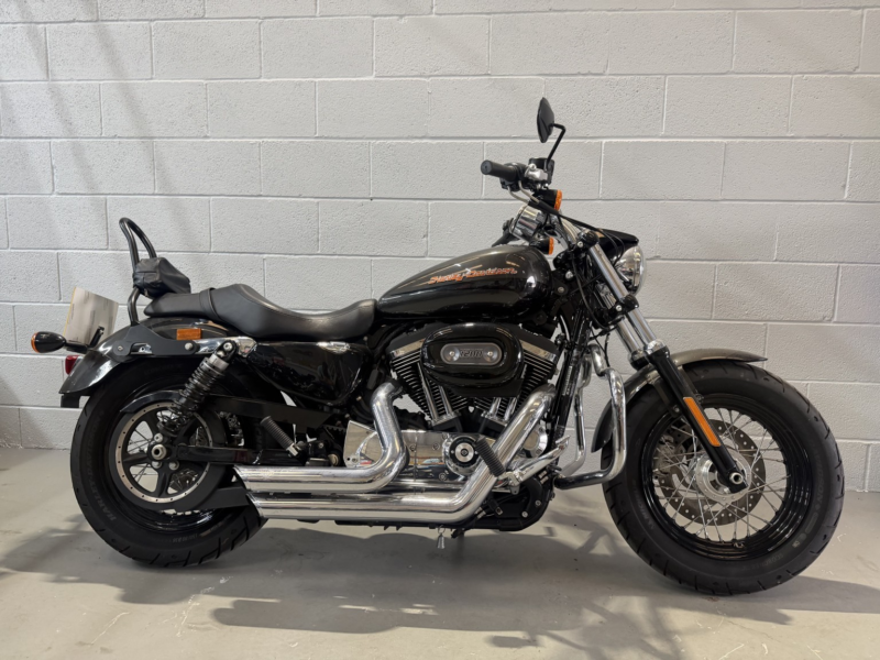 2019 Harley-Davidson Sportster Xl1200c Custom in Silver — image 1