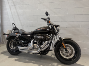 2019 Harley-Davidson Sportster Xl1200c Custom in Silver — image 3