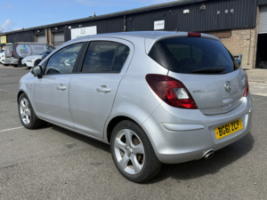 2011 Vauxhall Corsa 1.2 16v Sxi in Silver — image 4