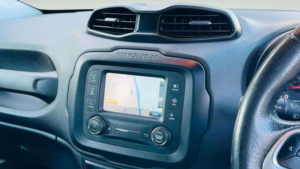 2015 Jeep Renegade 1.4t Multiairii Longitude Euro 6 (s/s) 5dr in Black — image 6