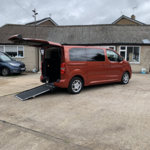 2020 Citroen Spacetourer 2.0 Bluehdi Feel M in Orange — image 3