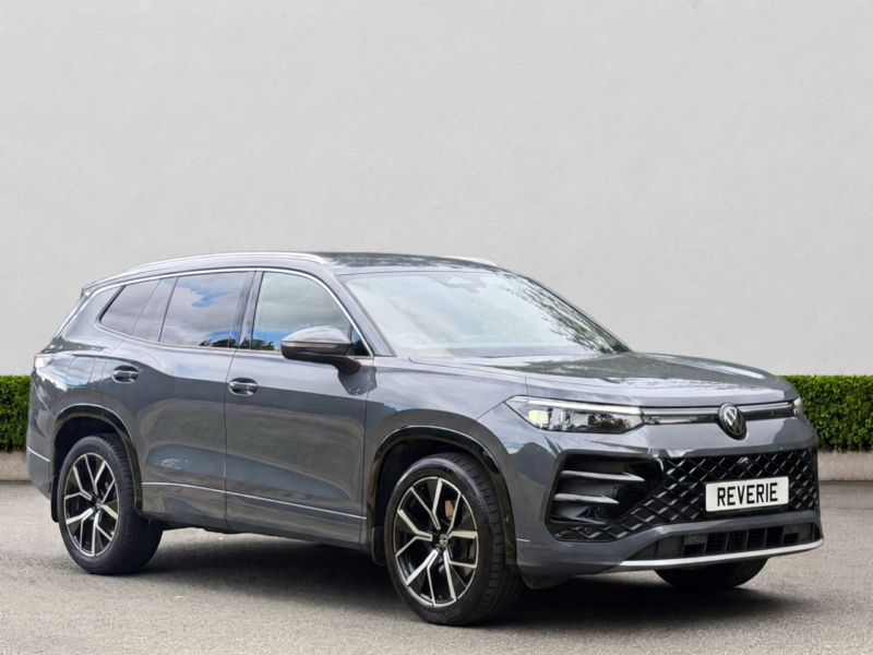 2025 Volkswagen Tayron 1.5 Etsi Mhev R-Line SUV 5dr Petrol Hybrid DSG Euro 6 (s/s) (150 Ps) in Grey — image 1