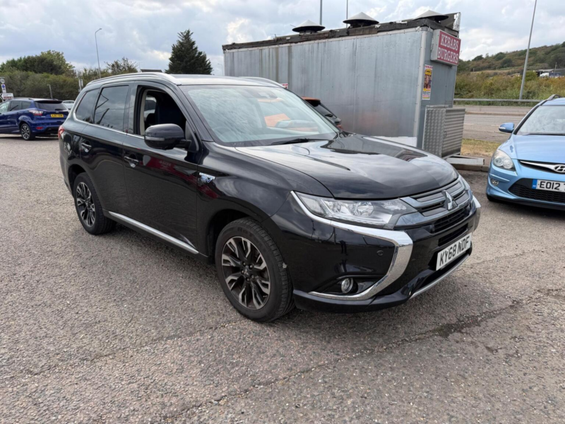 2018 Mitsubishi Outlander 2.0h 12kwh 4hs CVT 4WD Euro 6 (s/s) 5dr in Black — image 1