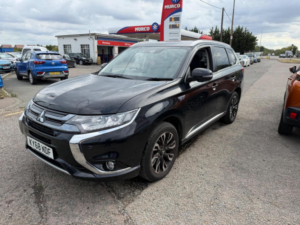 2018 Mitsubishi Outlander 2.0h 12kwh 4hs CVT 4WD Euro 6 (s/s) 5dr in Black — image 5