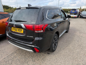 2018 Mitsubishi Outlander 2.0h 12kwh 4hs CVT 4WD Euro 6 (s/s) 5dr in Black — image 6