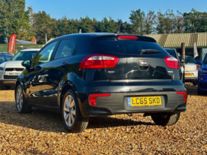 2015 Kia Rio 1.4 Ecodynamics 2 Euro 6 (s/s) 5dr in Black — image 6