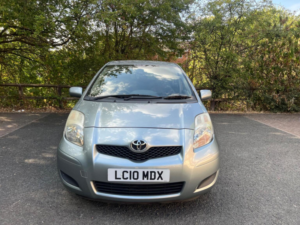 2010 Toyota Yaris 1.33 Dual Vvt-I Tr Euro 4 (s/s) 5dr in Silver — image 2