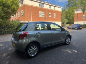 2010 Toyota Yaris 1.33 Dual Vvt-I Tr Euro 4 (s/s) 5dr in Silver — image 6