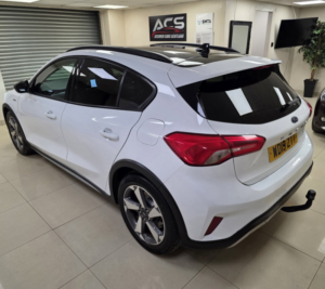 2019 Ford Focus 1.0t Ecoboost Active Hatchback 5dr Petrol Manual Euro 6 (s/s) (125 Ps) in Multicolour — image 4